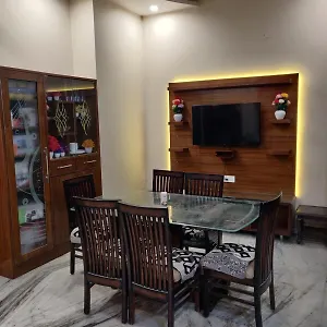 Holiday home Krishna Niwas 3bhk-gf Chandigarh,, Zirakpur